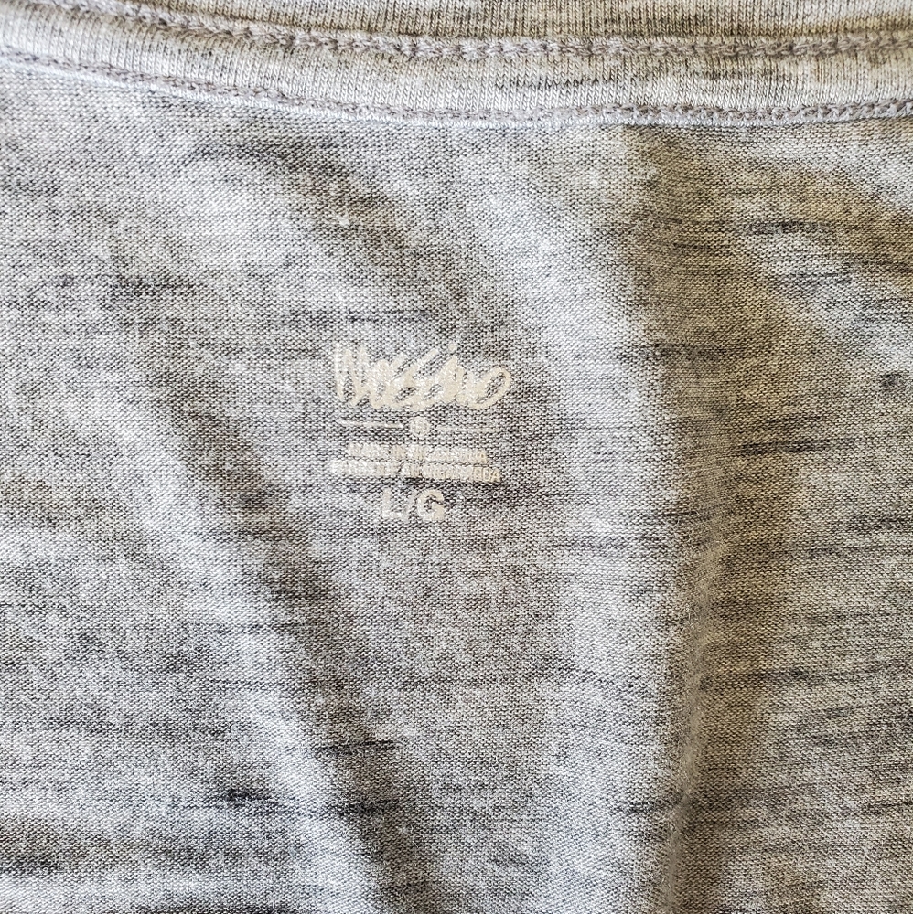 Mossimo Basic Gray Tee - Picture 5 of 6